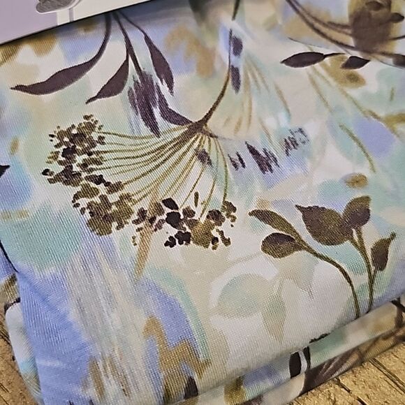 Super soft floral leggings size M NWT - Picture 3 of 3